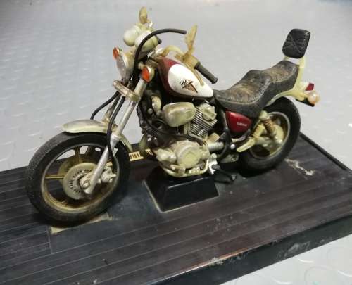 Yamaha XV1100 Virago 1/12