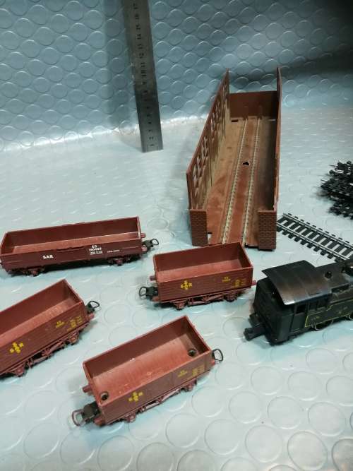 Very collectable!!! South African Railway Lima trainset (Not tested)