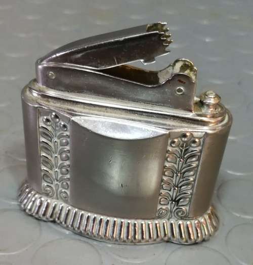 Very beautiful!! Antique Ronson Diana Lighter, made in England (for restoration)