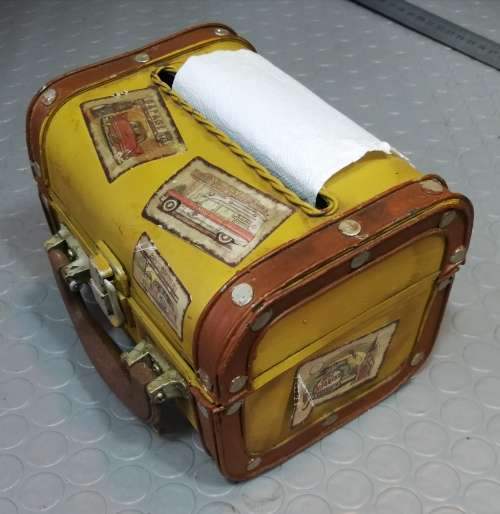 Adorable!! metal tissue box