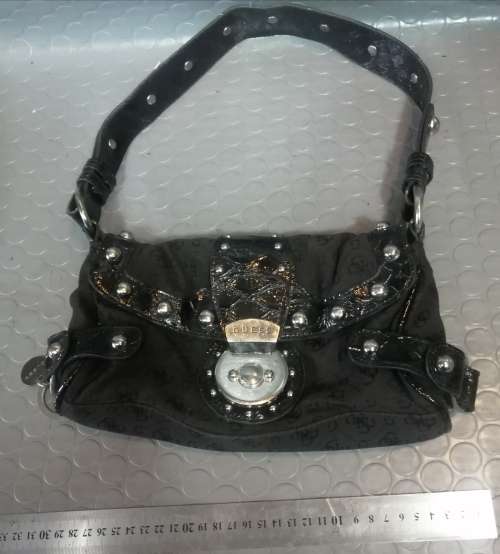 Stunning!!! Guess Handbag