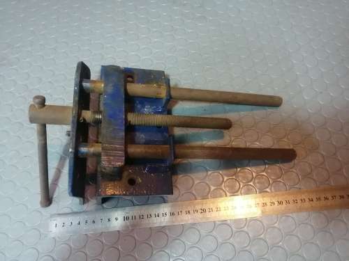 Very nice Woodworking bench vise