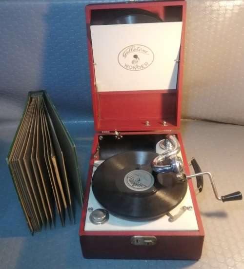 Awe inspiring!! Stunning Antique Gallotone Wonder Gramophone and Record Bundle