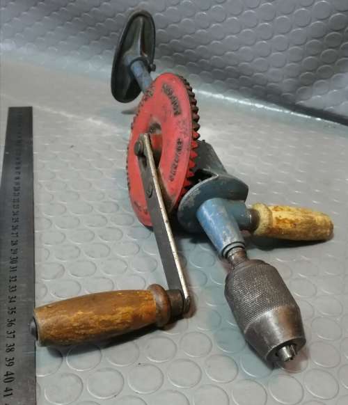 Vintage Clipper Fleetway hand drill (Good working condition)