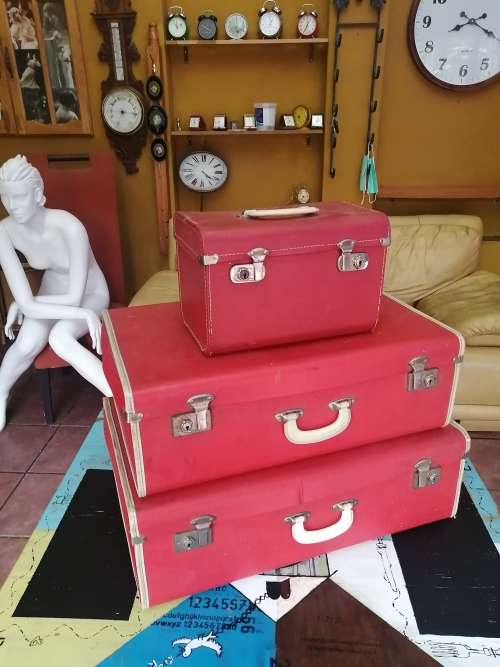 Beautiful set of vintage suitcases