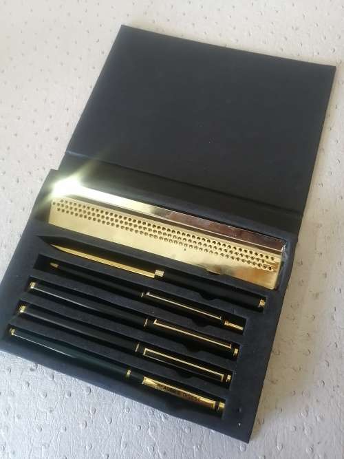 Vintage Reader`s digest foutain fill pen set (Never used)
