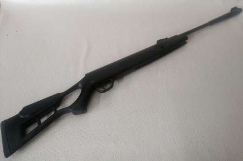 Hatsan 5.5mm Striker Very Powerful air rifle (Good as New)