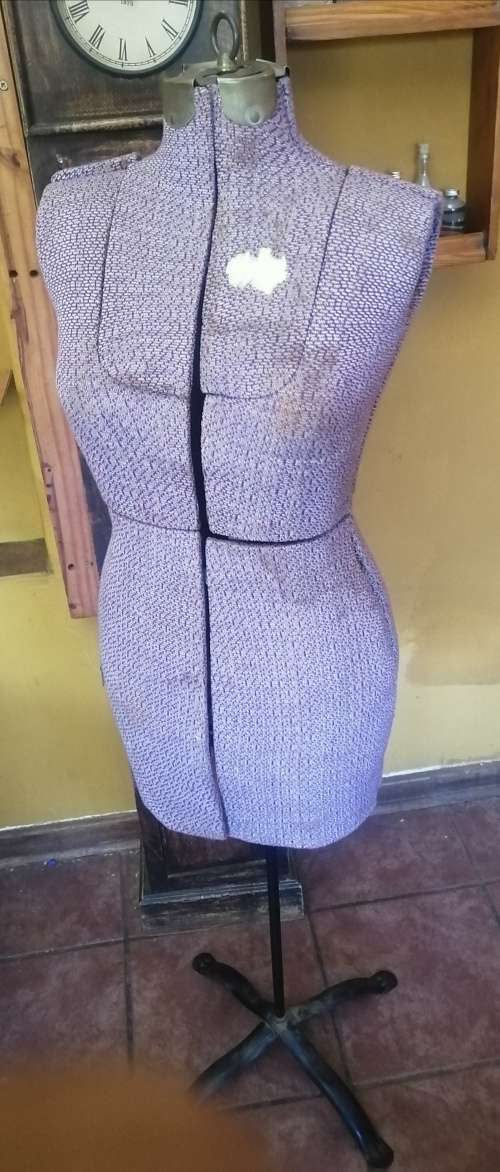 Vintage 1940`s Singer Mannequin Adjustable Dress Form M to L