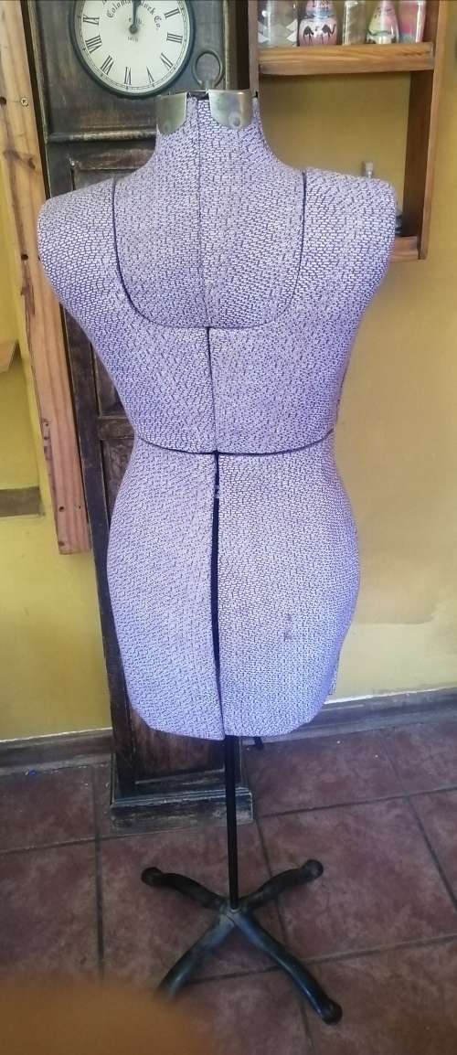 Vintage 1940`s Singer Mannequin Adjustable Dress Form M to L