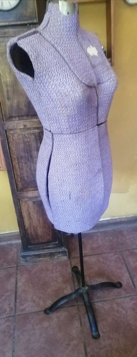 Vintage 1940`s Singer Mannequin Adjustable Dress Form M to L