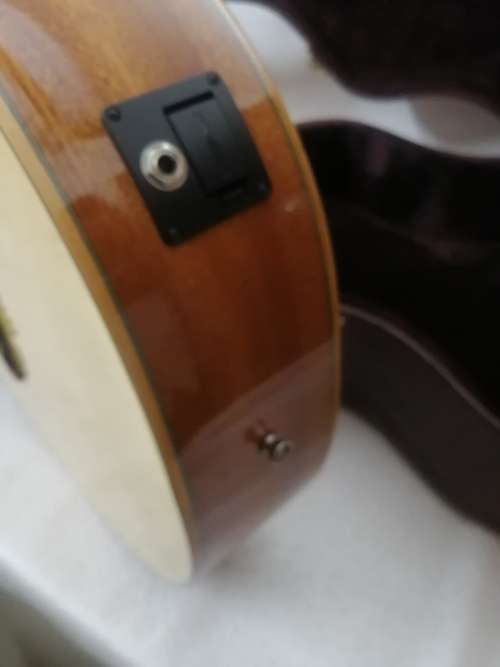 Exquisite Dreambow Electric Acoustic Guitar In a Leather Bound Temperature Controled Case