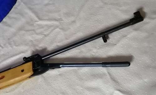 Isaazon Air Pellet Rifle Air Gun Heavy Duty B3-1 4.5 Mm 650-600 FPS 1045 Mm (New condition)