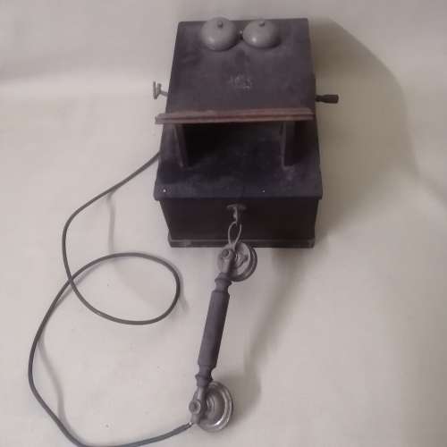 AWESOME ANTIQUE SOLID and HEAVY oak wall telephone (COMPLETE)