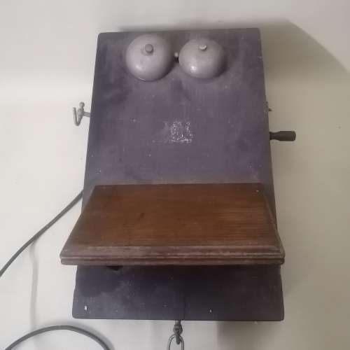 AWESOME ANTIQUE SOLID and HEAVY oak wall telephone (COMPLETE)