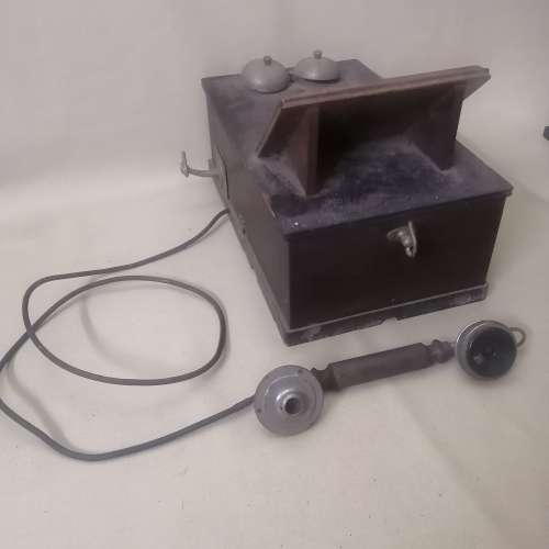 AWESOME ANTIQUE SOLID and HEAVY oak wall telephone (COMPLETE)