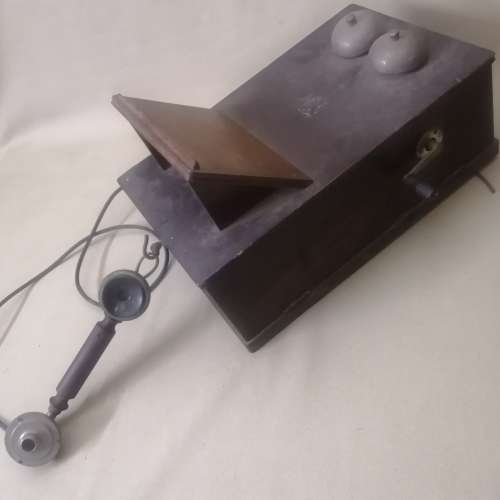 AWESOME ANTIQUE SOLID and HEAVY oak wall telephone (COMPLETE)