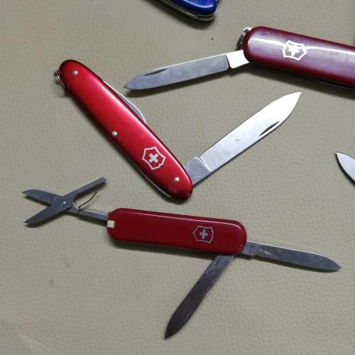 HUGE COLLECTION OF VICTORINOX SWISS ARMY KNIVES