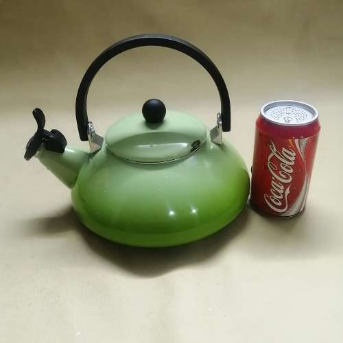 Original 1,6 Liter Enamel Le Creuset Whistle Kettle