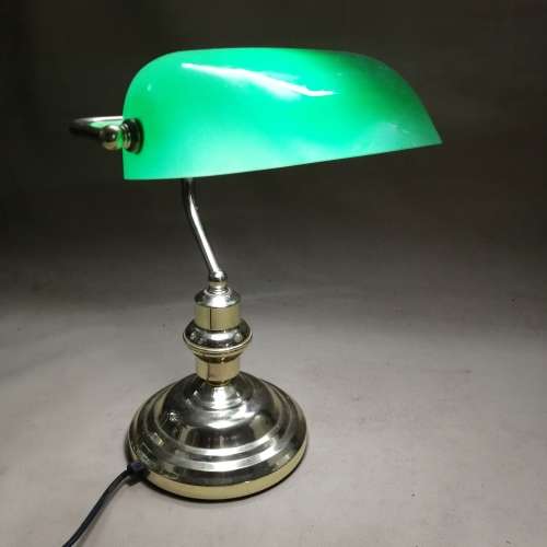 STUNNING VINTAGE BANKERS LAMP (VERY GOOD CONDITION)