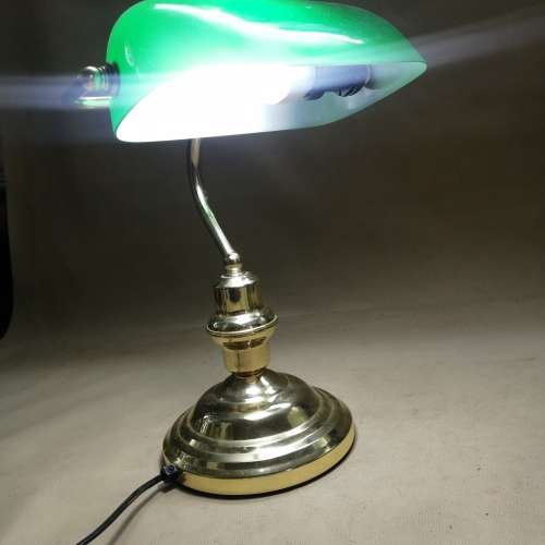 STUNNING VINTAGE BANKERS LAMP (VERY GOOD CONDITION)