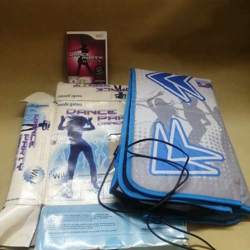 WII DANCE PARTY MAT + GAME. 100% COMPLETE TESTED WORKING