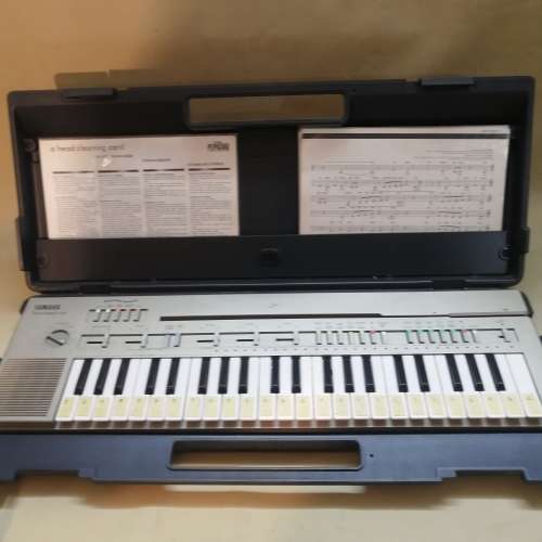 YAMAHA PORTASOUND PC 100 COMPLETE WITH PLAY CARDS AND CASE