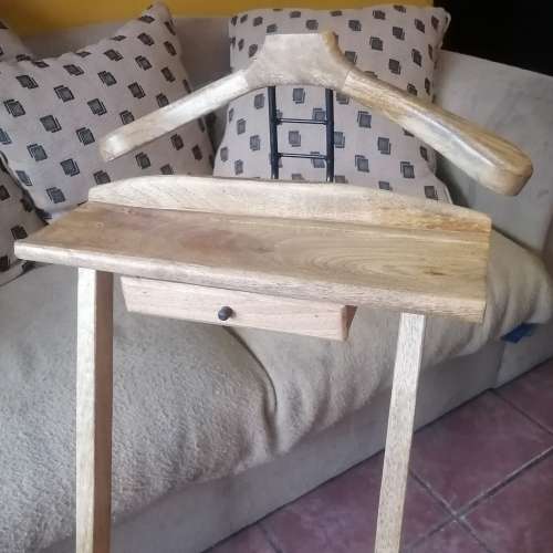 STUNNING SOLID OAK WOOD VINTAGE GENTLEMAN`S VALET STAND WITH A DRAWER