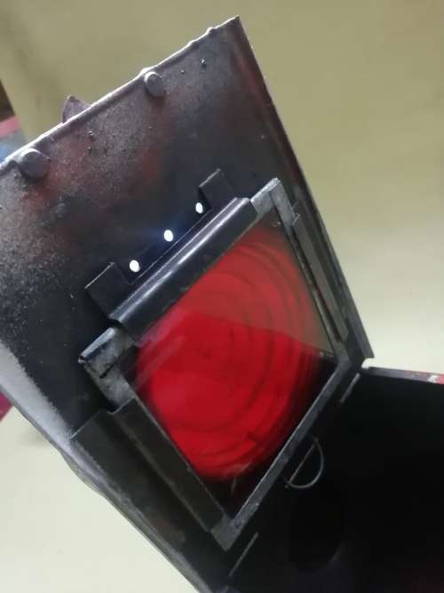 STUNNING VINTAGE RAILWAY SIGNAL LIGHT 100% COMPLETE AND WORKING