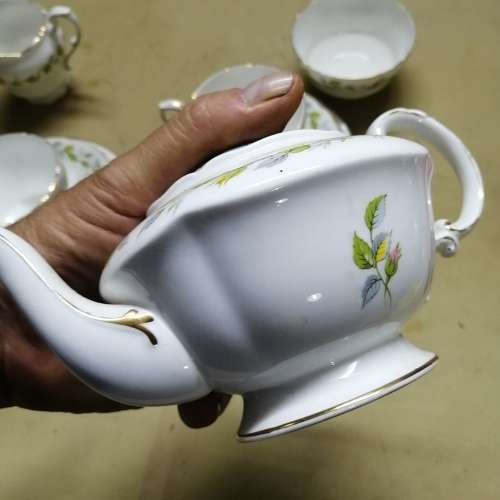 ORIGINAL PARAGON ROSEBUD GARLAND BONE CHINA TEA SET NO CRACKS OR CHIPS