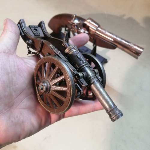 STUNNING BRASS CANNON AND FLINTLOCK LIGHTERS