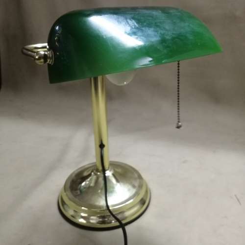 AWESOME ORIGINAL VINTAGE BANKERS LAMP WITH RIPCORD SWITCH
