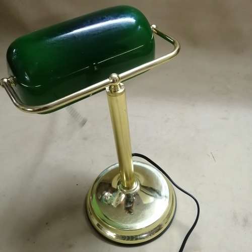 AWESOME ORIGINAL VINTAGE BANKERS LAMP WITH RIPCORD SWITCH