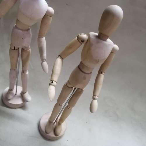 GROUP OF ARTICULATED ARTISTS WOODEN MANNEQUINS