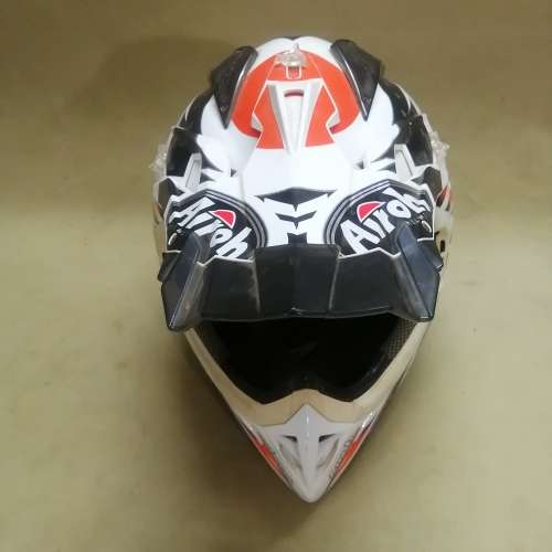 MINT CONDITION AIROH AVIATOR 2.1 CARBON KEVLAR HELMET SIZE L