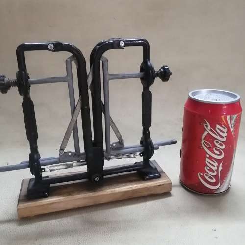 EXQUISITE WARTHOG V-SHARP KNIFE SHARPENER