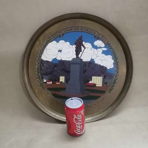 VERY LARGE VINTAGE 1652-1952 JAN VAN RIEBEECK COMMEMORATIVE BRASS PLATE - 430MM