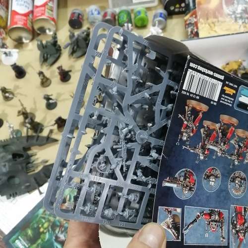ABSOLUTELY MASSIVE WARHAMMER 40 000 MODEL PROJECT