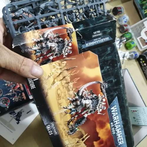 ABSOLUTELY MASSIVE WARHAMMER 40 000 MODEL PROJECT