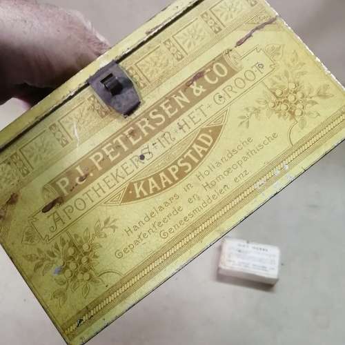 MAGNIFICENT ANTIQUE PETERSEN `ECHTE HUIS APOTEEK` TIN