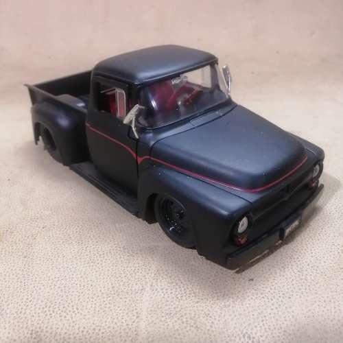 JADA TOYS NO 90485 - 1956 FORD F100 PICKUP - 1/25 DIE CAST