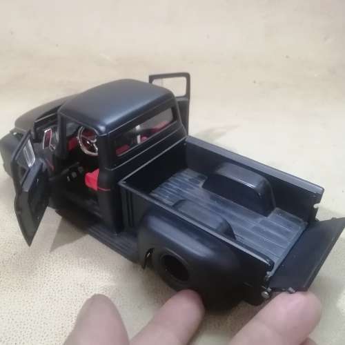 JADA TOYS NO 90485 - 1956 FORD F100 PICKUP - 1/25 DIE CAST