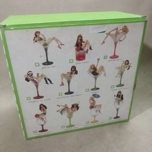 GLAMOROUS COCKTAIL GLASS WITH TALL COSMOPOLITAN GIRL BY HICCUP