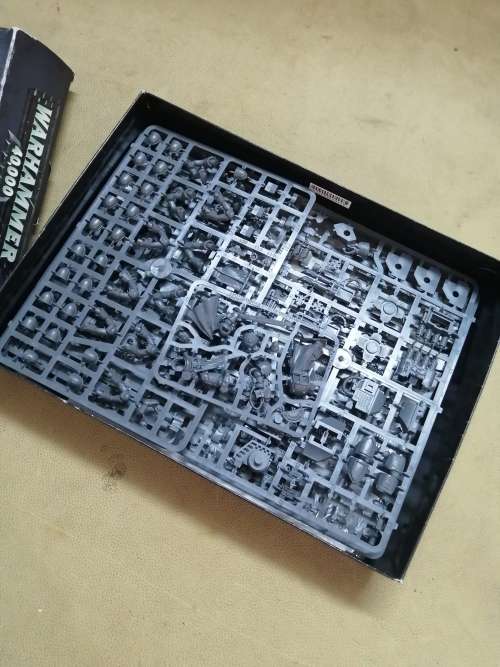 WARHAMMER 40000 BUILDING KIT COMPLETE IN BOX