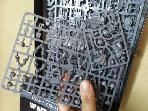 WARHAMMER 40000 BUILDING KIT COMPLETE IN BOX