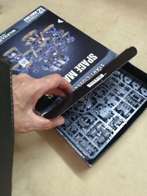 WARHAMMER 40000 BUILDING KIT COMPLETE IN BOX