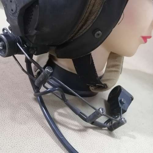 ORIGINAL WWII MILITARY TANK COMMANDERS HELMET WITH MIC AND SPEAKERS