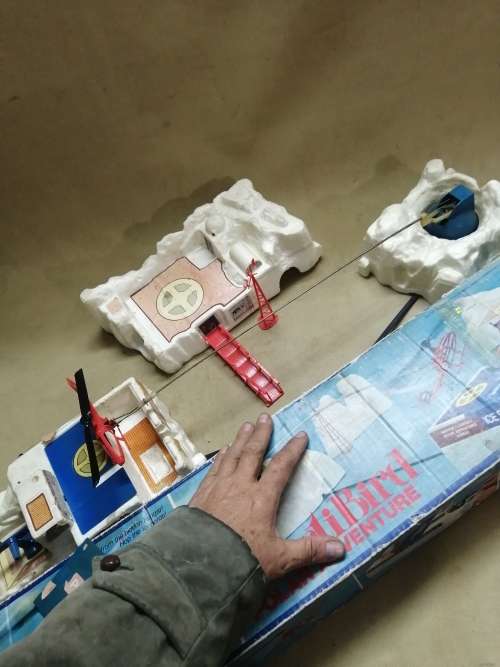 RARE VINTAGE 1974 MATTEL VERTIBIRD POLAR ADVENTURE HELICOPTER PLAYSET - COMPLETE WORKING