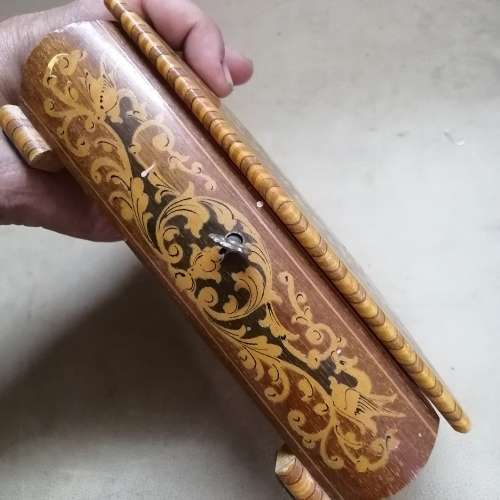 GORGEOUS VINTAGE SWISS WALNUT MUSIC BOX WITH BEAUTIFUL INLAYS - WORKING