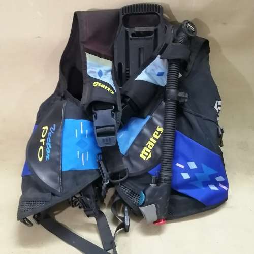 VERY EXPENSIVE MARES VECTOR PRO DIVING VEST - SIZE MEDIUM LIKE NEW