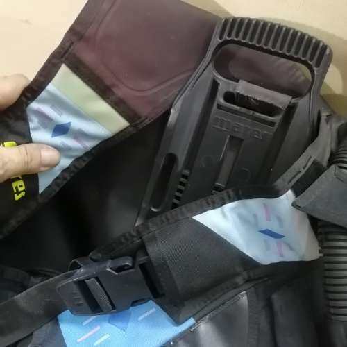 VERY EXPENSIVE MARES VECTOR PRO DIVING VEST - SIZE MEDIUM LIKE NEW